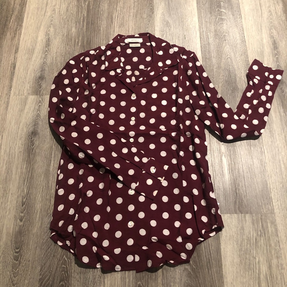 Button down ladies dress shirt 👚